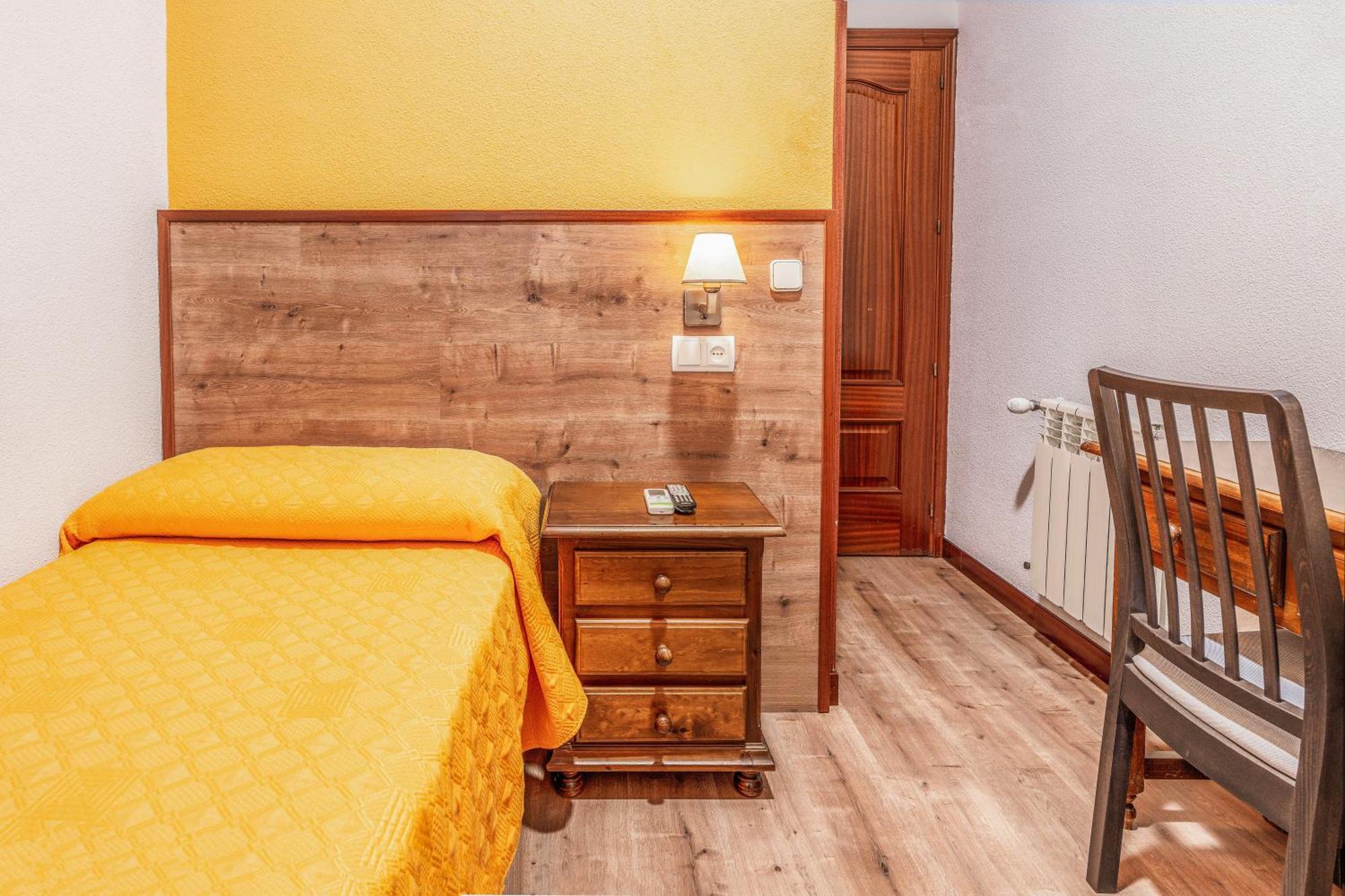 Hostal Edreira Madrid Buitenkant foto