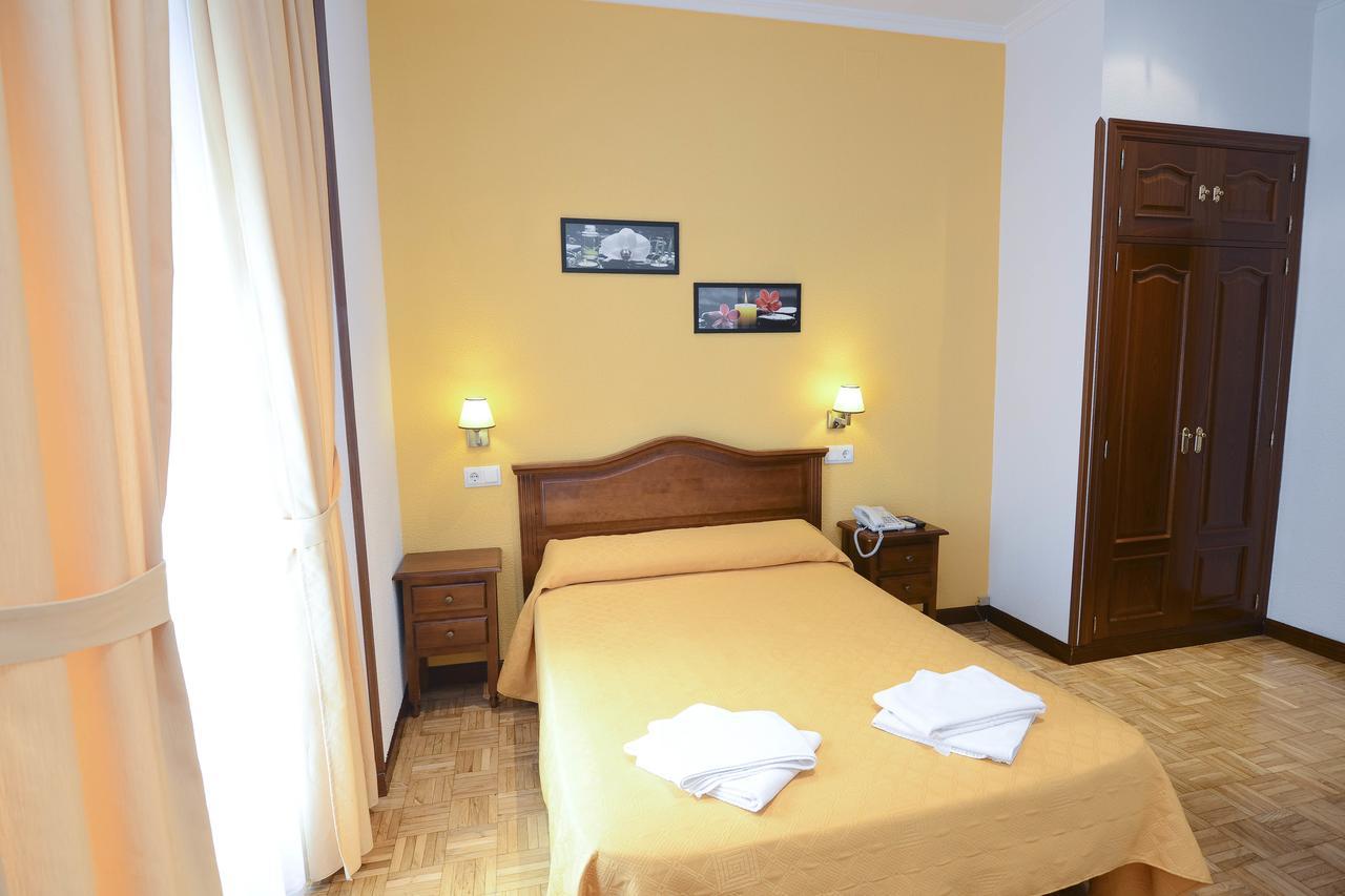 Hostal Edreira Madrid Buitenkant foto